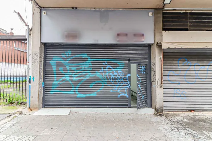 Loja na Rua Santo Amaro, 586 153 m²