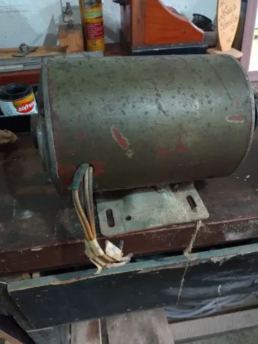 Motor trifásico