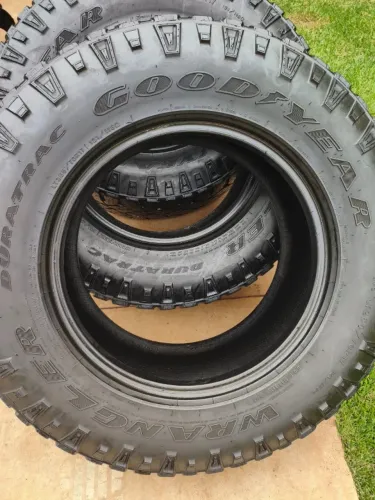 Pneus 4 unidades, 265/70 roda 17 Goodyear Wrangler