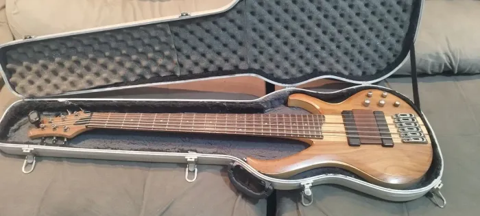 Contrabaixo Ibanez BTB676