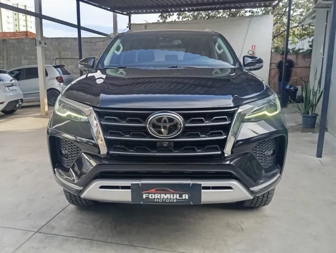 Toyota Hilux SW4 SRX 4X4 2.8 TDI 16V Dies. Aut. 2023