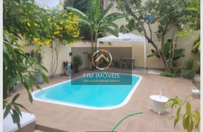 Casa em Engenho do Mato - Niterói com 327m², 6 dormitórios e 4 suítes por R$ 590 - Venda