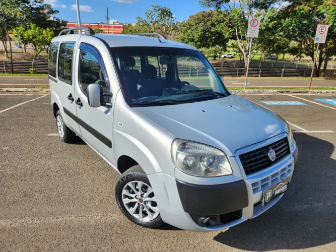 Fiat Doblo Essence 1.8 Flex 16V 5P 2012