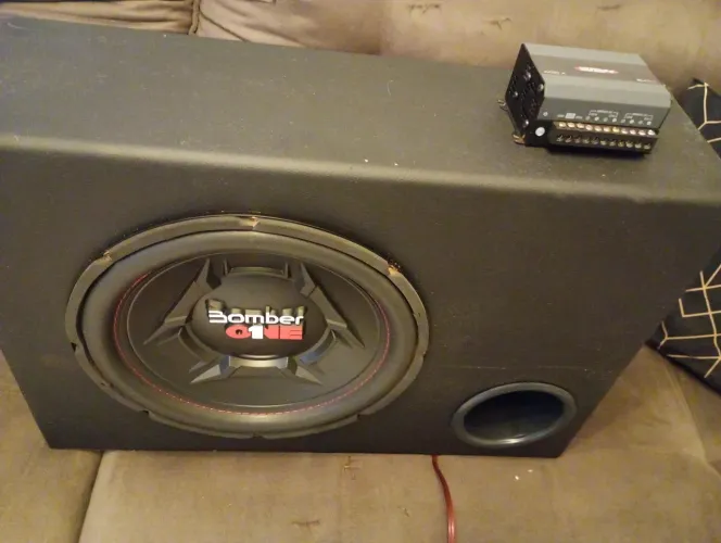 Caixa som subwoofer 12 Bomber one + módulo