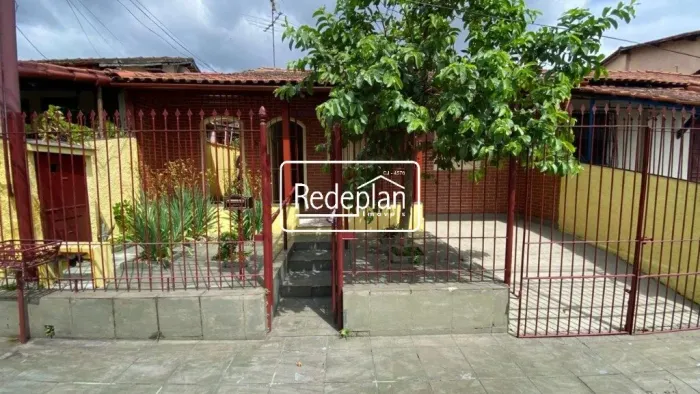 Casa ampla com 5 quartos e área gourmet para locação no Bairro Sessenta -Volta Redonda