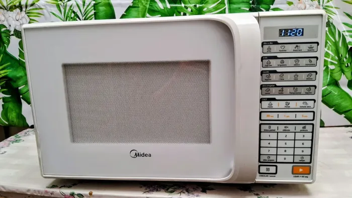 Microondas Midea 30 Litros- Ótimo funcionamento e estado de conservação