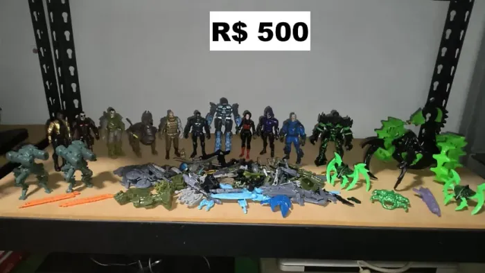 Coleção FINAL FACTION lote com 13 figuras e acessórios