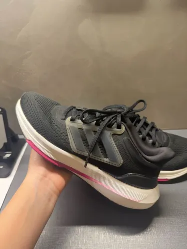 Vendo tênis adidas ultrabounce 