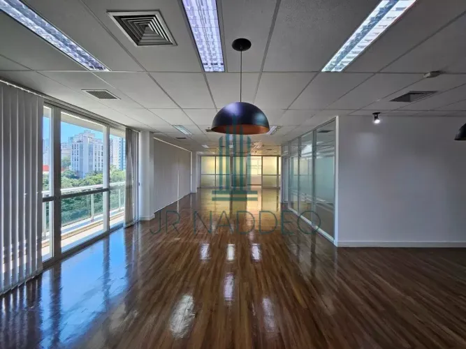 Sala Comercial 184 m² | 4 Vagas | Vila Andrade | Próximo ao Metrô Giovanni Gronchi