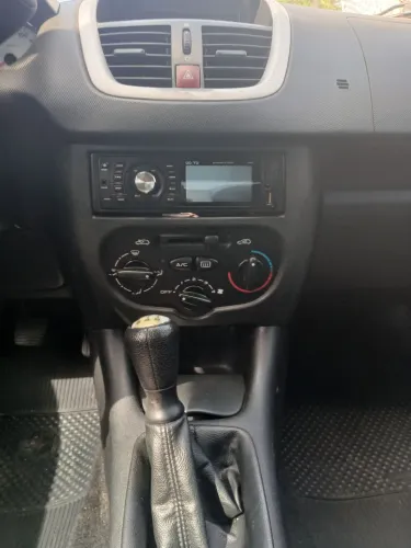 Peugeot 207 XR 1.4 Flex 8V 5P 2012