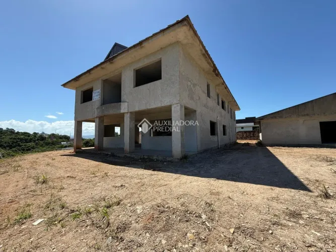 Casa residencial com 130 m², 1 dormitório à venda no bairro João Paulo.
