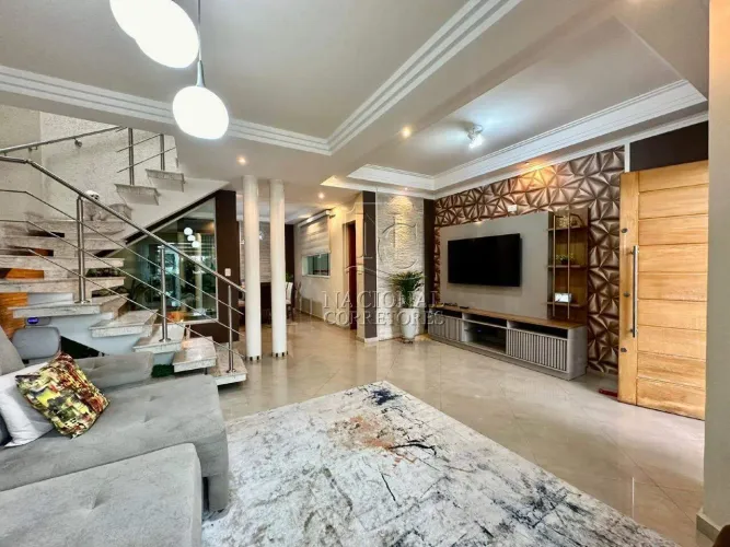 Sobrado de alto padrão à venda no Parque Jaçatuba 212m², 4 dormitíorios e área gourmet