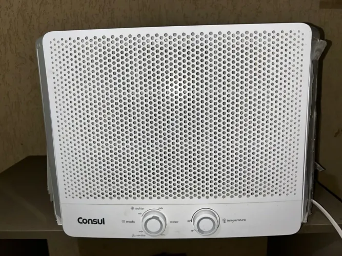 AR CONDICIONADO JANELA