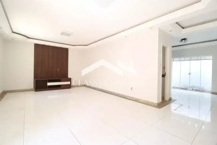 Casa em Uberlândia - Santa Mônica | 289 m² úteis, 3 Quartos, Cozinha Planejada, Garagem pa