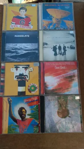 Vários CDs originais 10 a 20 reais. 