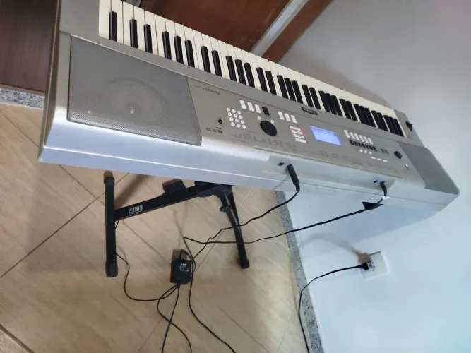 Piano digital DGX 230