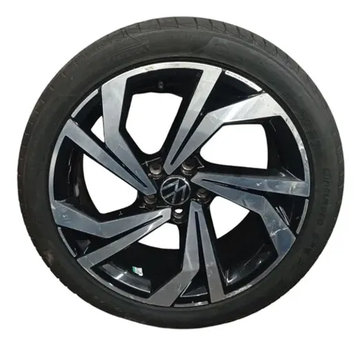 Roda Riscada Pneu Ruim Volkswagen Jetta Gli 2024 225 45 R18 Preto