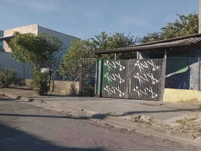 Casa para venda possui 75 metros quadrados com 2 quartos em Cidade Nova Jacareí - Jacareí