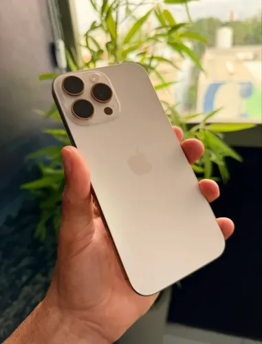 IPHONE 16 PRO MAX 256gb DESERT
