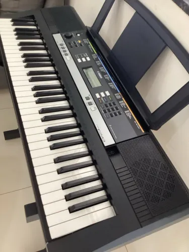 Teclado YAMAHA PSR E243 (EXCELENTE)