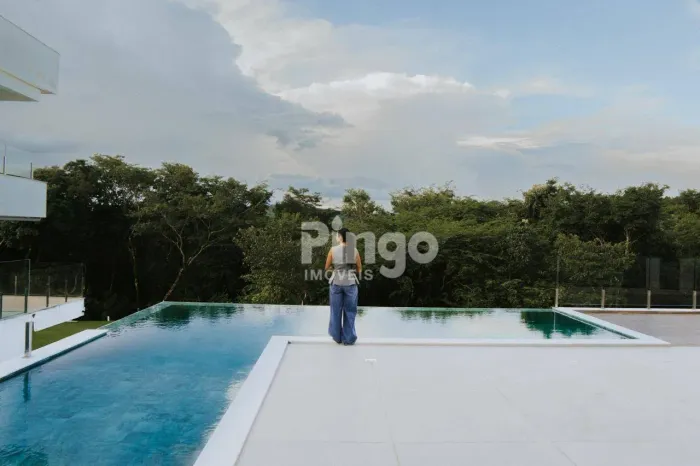 Casa aconchegante com fundo para a mata à venda, 298 m² por R$ 2.750.000 - Valle da Serra