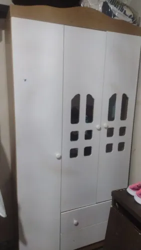 Vendo guarda roupa e berço