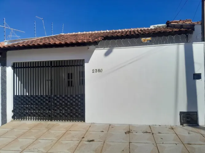 Aluga-se Casa 2 Quartos, Garagem, Banheiro, Cozinha, Lavanderia 