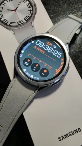 Vendo Samsung Watch 6 Classic 47mm silver Semi-novo completo com nota fiscal