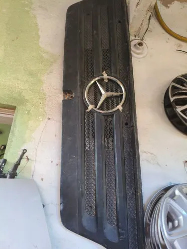 Grade dianteira Mercedes benz atego 