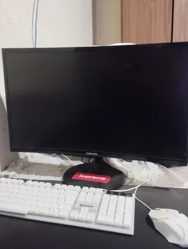Monitor curvo samsung