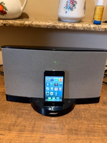 Apple Ipod 32GB + caixa de som Bose
