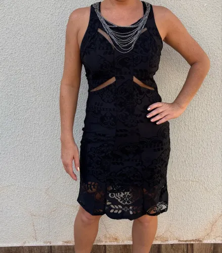 Vestido festa curto renda preto