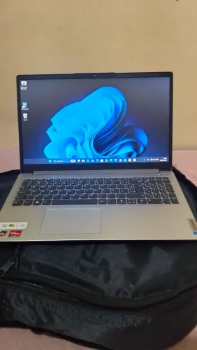 Notebook Lenovo 4 meses de uso apenas