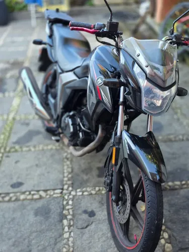 Moto DK 150 - OPORTUNIDADE: Economia e Preço Abaixo da Tabela!