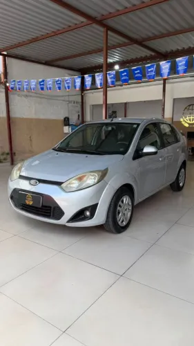 Ford Fiesta Sedan SE 1.6 8V Flex 4P 2014