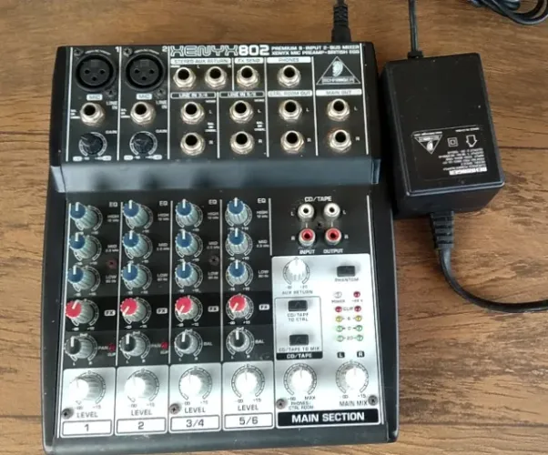 MESA BERINGER XENYX 802