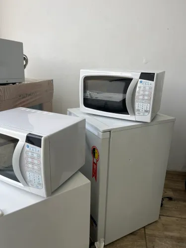 MICROONDAS ELECTROLUX 20 LITROS SEMINOVO SEM AVARIAS COM GARANTIA
