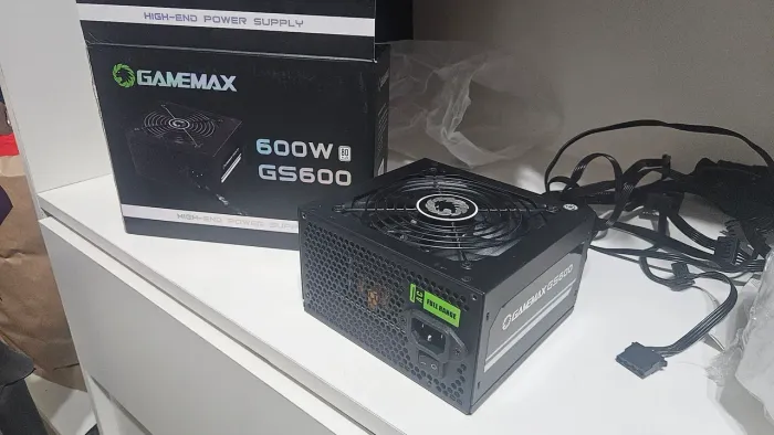 Fonte Gamemax GS600 600W 80 Plus - Na Caixa (Excelente Estado)