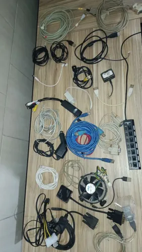 Lote de cabos, adaptadores 