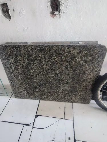 Granito 80 por 60