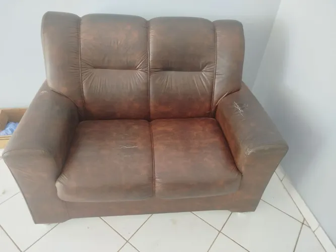 Sofá courino 2 lugares 