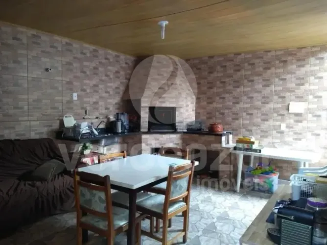 Casa reformada com 2 quartos, suíte, área gourmet no Parque Eldorado em Campinas-SP.