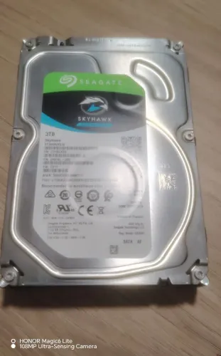 HD seagate skyhowk 3tb muito novo!