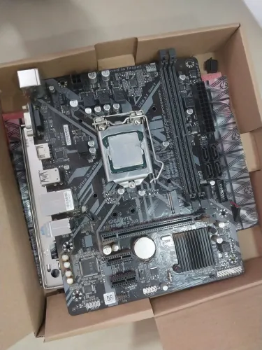 Kit Placa-Mãe Gigabyte H310M M.2 2.0 + Processador Intel Core i3 9100F