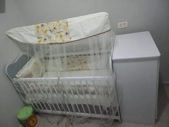 Kit Berço tema Safari, oito peças, nunca usado