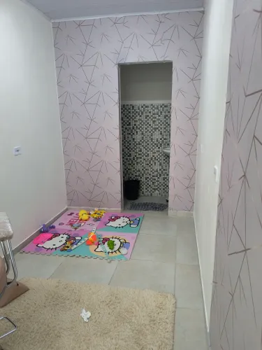 Aluga-se espaço para manicure