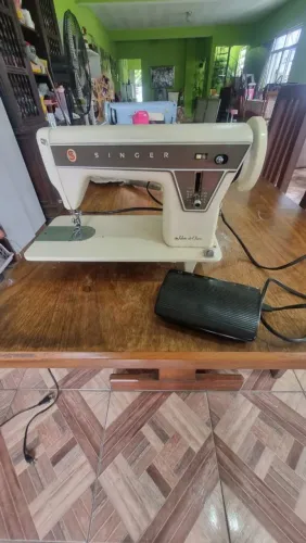 Máquina de Costura Singer Ponto de Ouro - Funcionando Muito Bem!