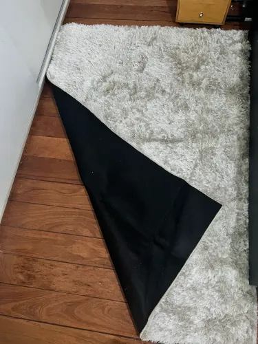 Tapete Felpudo Pelo Alto 2,00m x 1,40m Bege - Sem Uso.