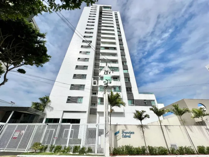 Apartamento 3 Quartos (2 Suítes) no Edifício Francisco Cabral - Tirol