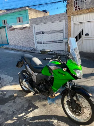 Moto Kawasaki 300